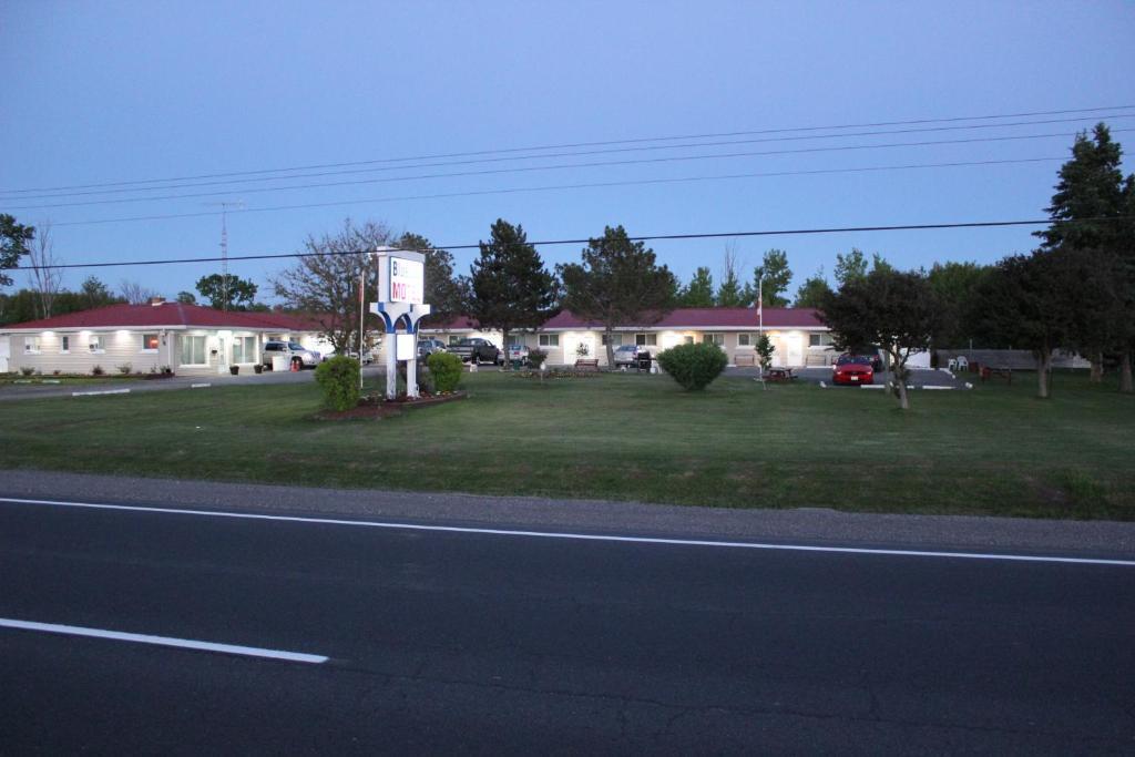 Blue Jay Motel ピーターボロ エクステリア 写真
