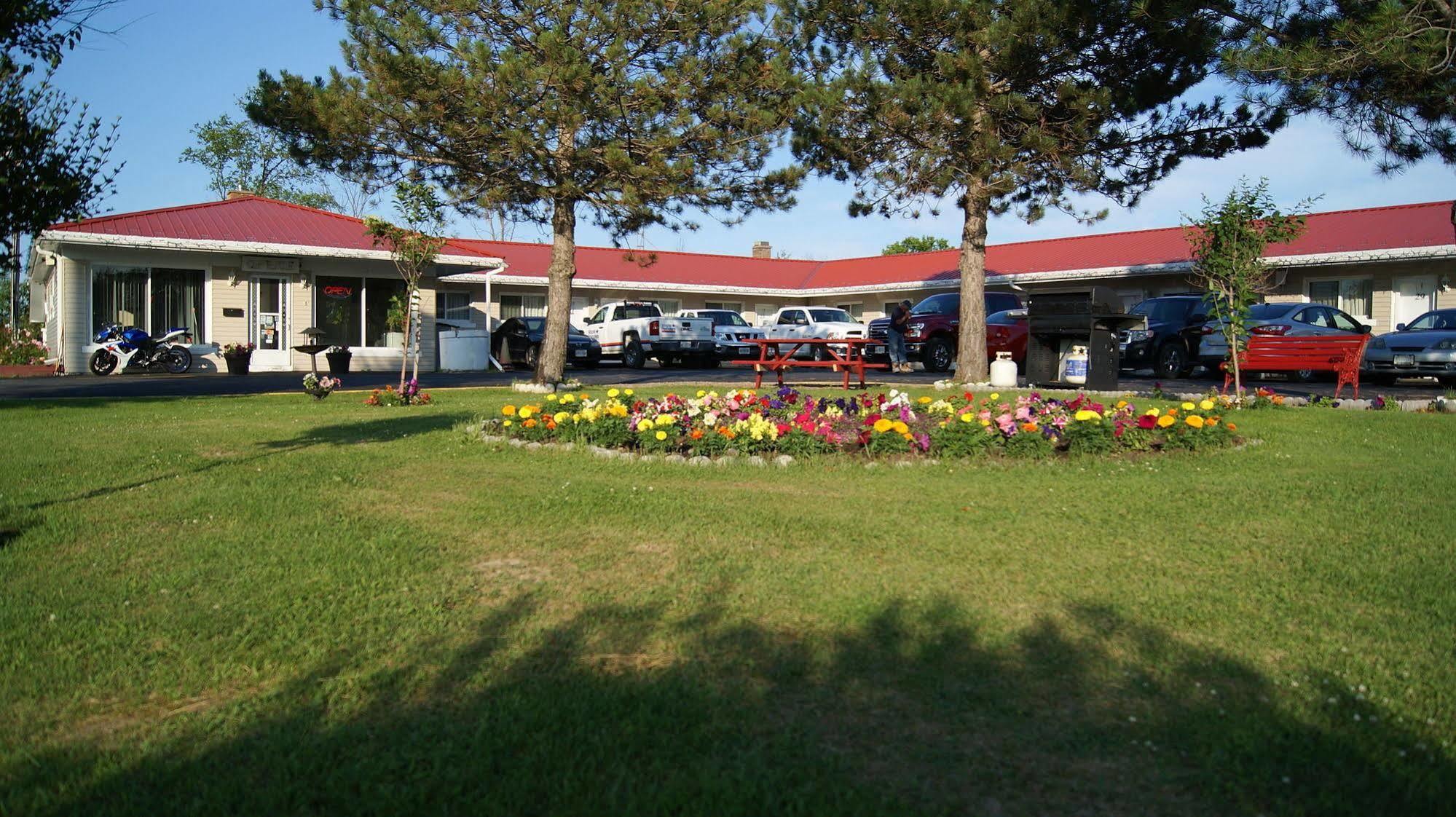 Blue Jay Motel ピーターボロ エクステリア 写真